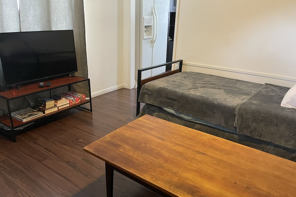 Photo of Bedroom in Valley Village
