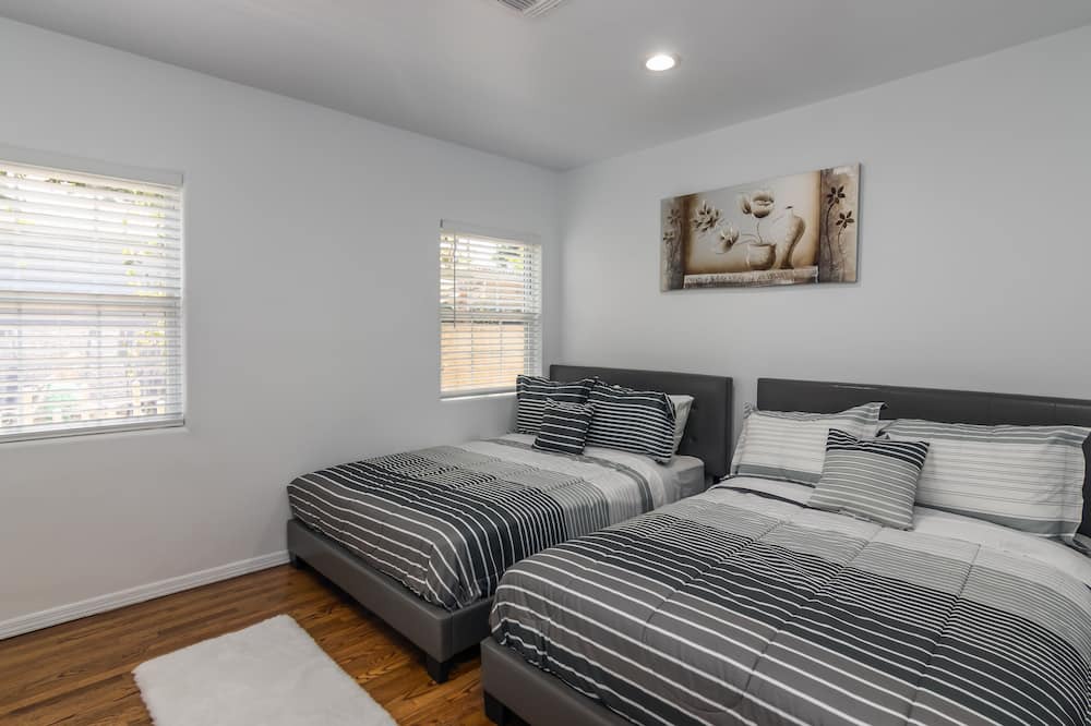 Photo of Bedroom in Valley Village