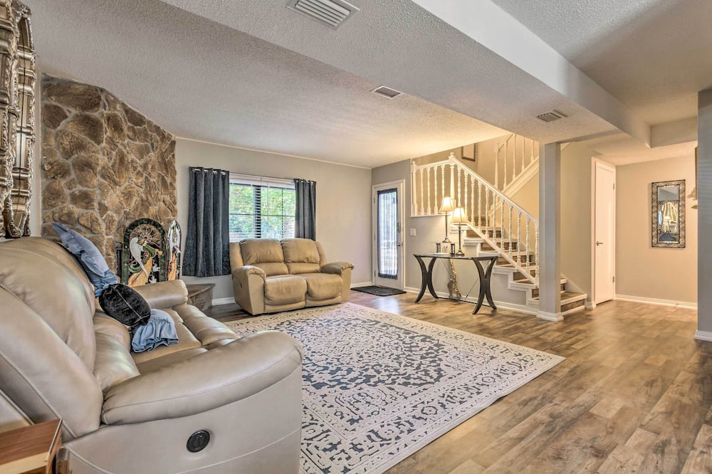 Photo of Livingroom in East Pensacola Heights