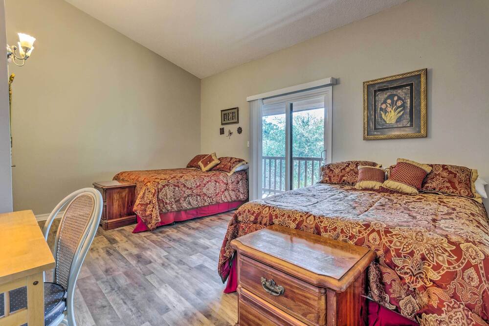 Photo of Bedroom in East Pensacola Heights