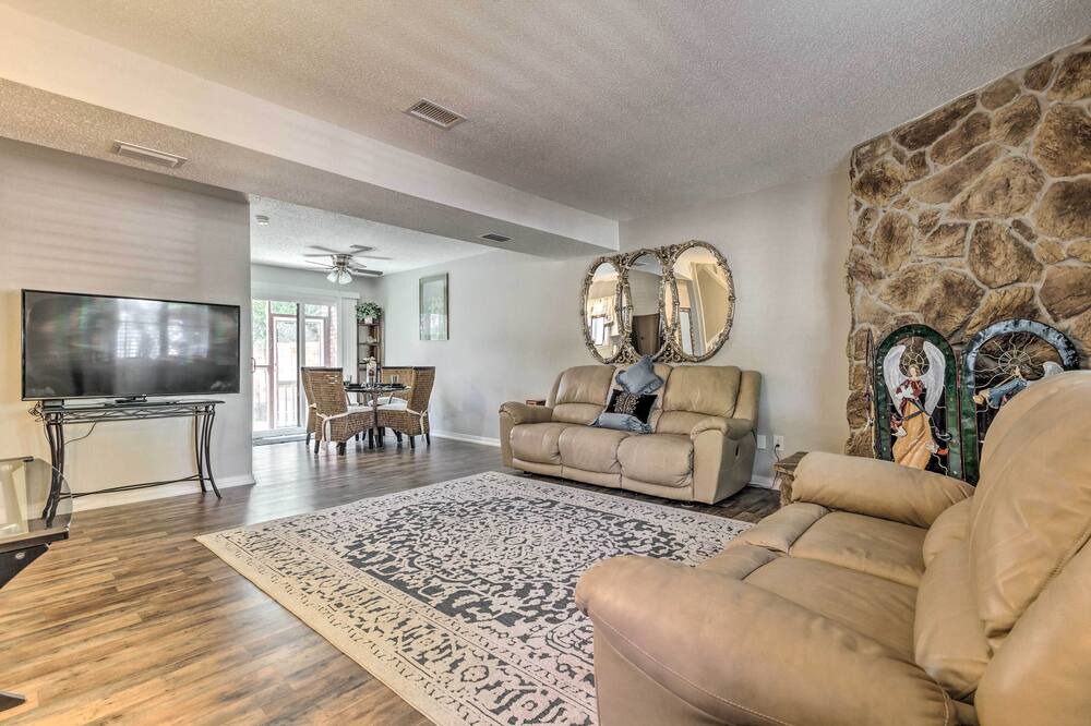 Photo of Livingroom in East Pensacola Heights