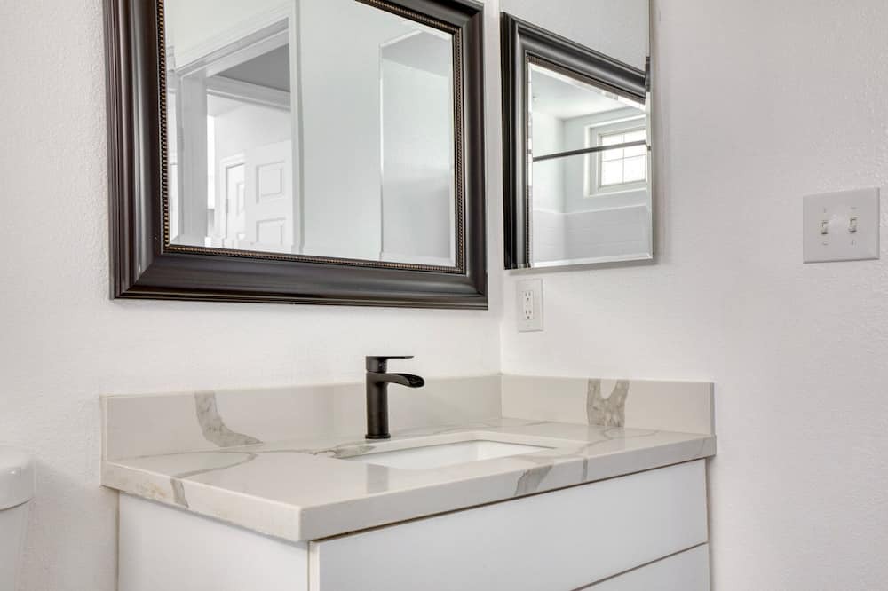 Photo of Bathroom in Mar Vista