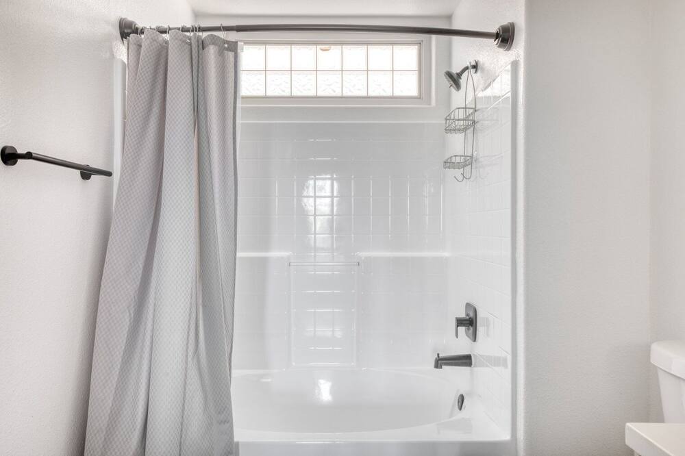 Photo of Bathroom in Mar Vista