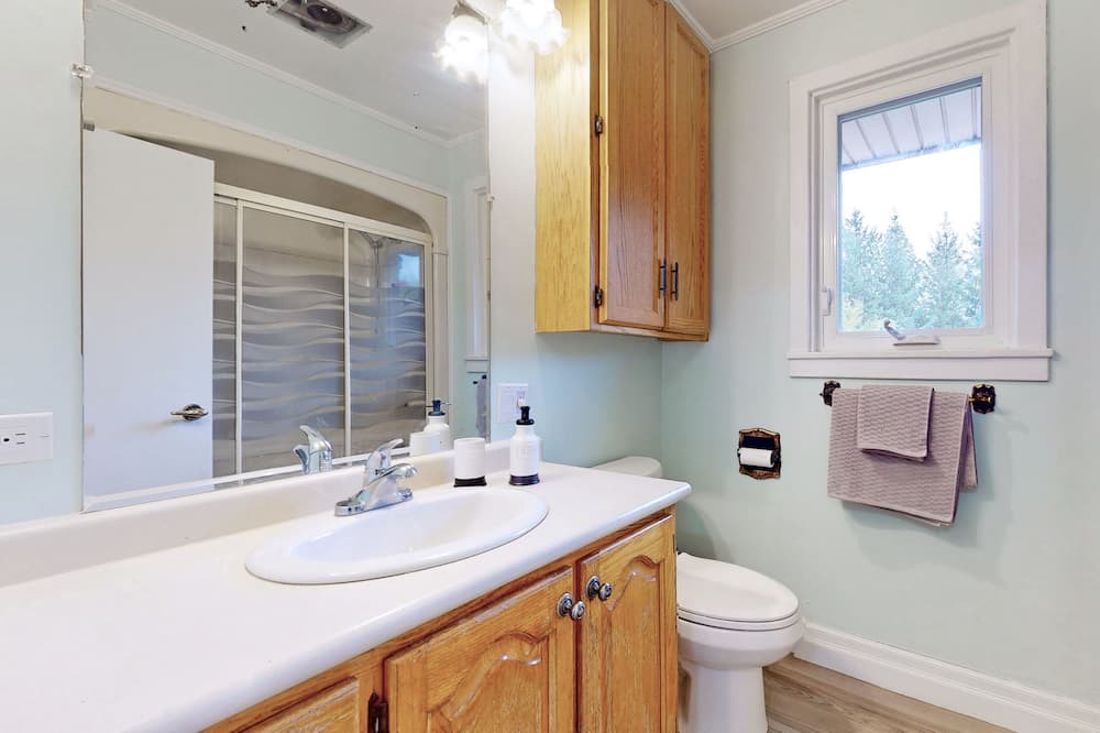 Photo of Bathroom in Township of Woolwich