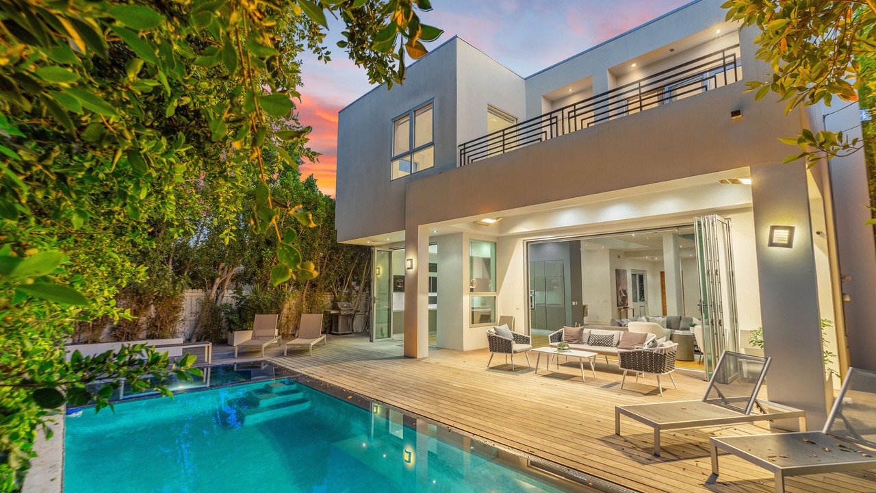 Photo of Outdoor in La Brea