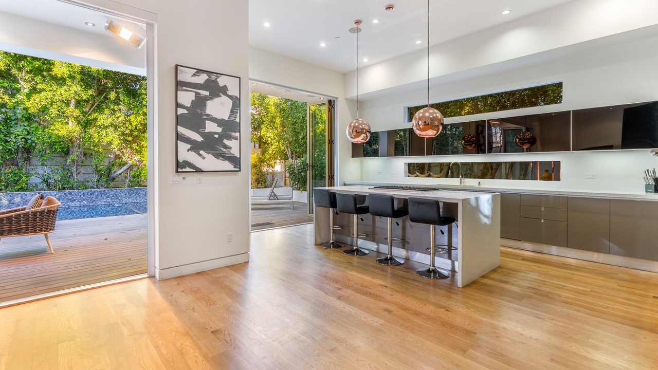Photo of Livingroom in La Brea