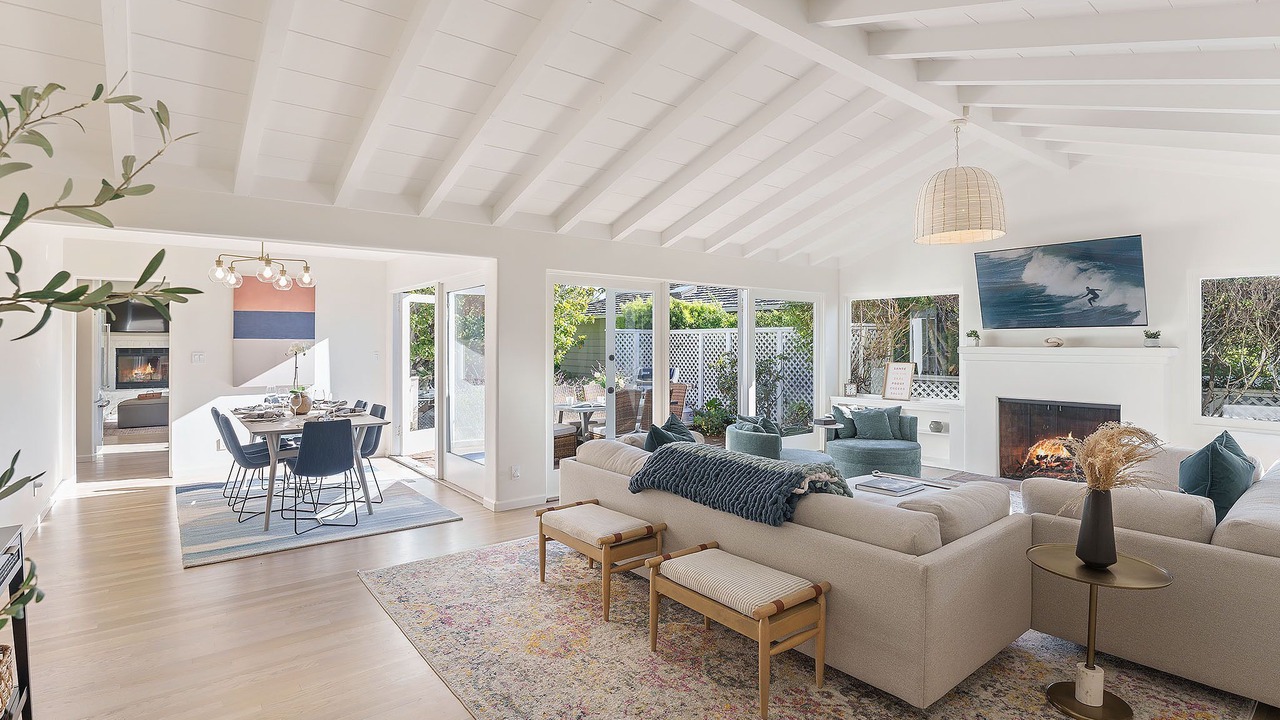 Photo of Livingroom in Carmel Point