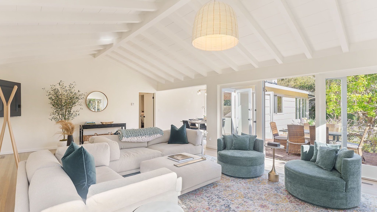Photo of Livingroom in Carmel Point