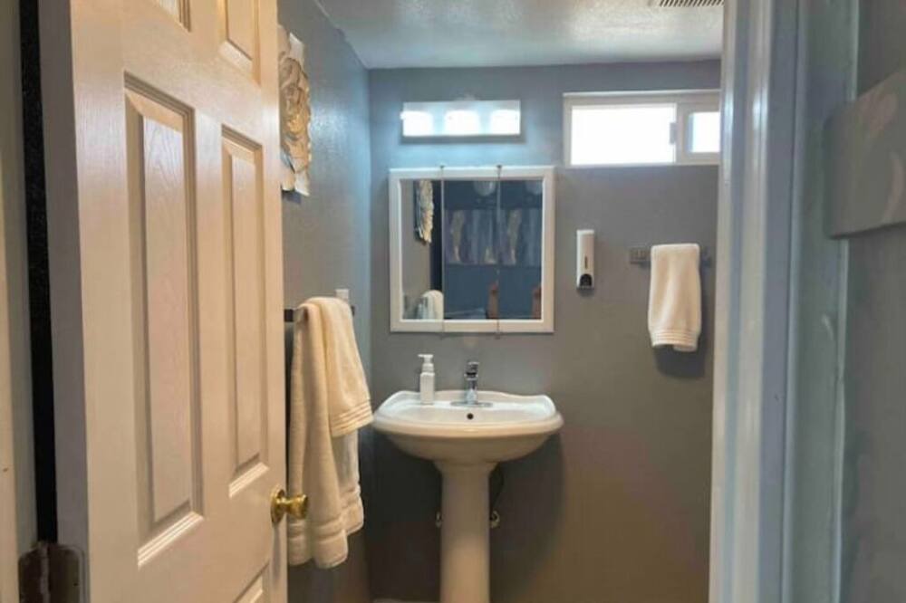 Photo of Bathroom in Banning