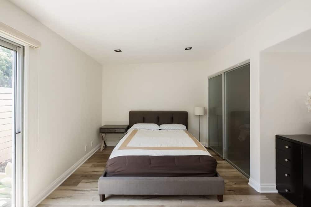 Photo of Bedroom in Melrose