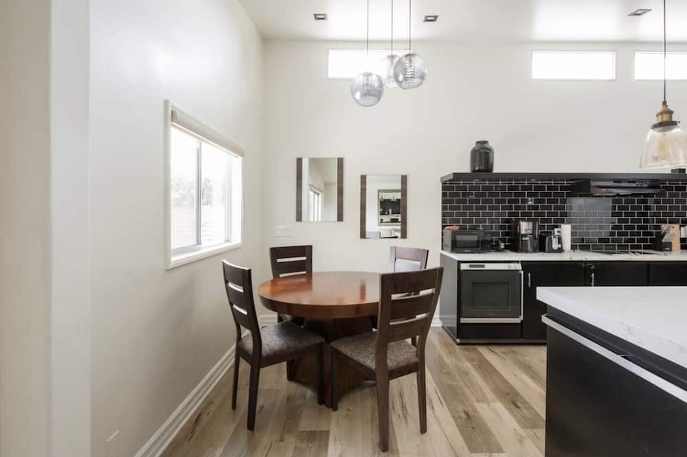 Photo of Kitchen in Melrose