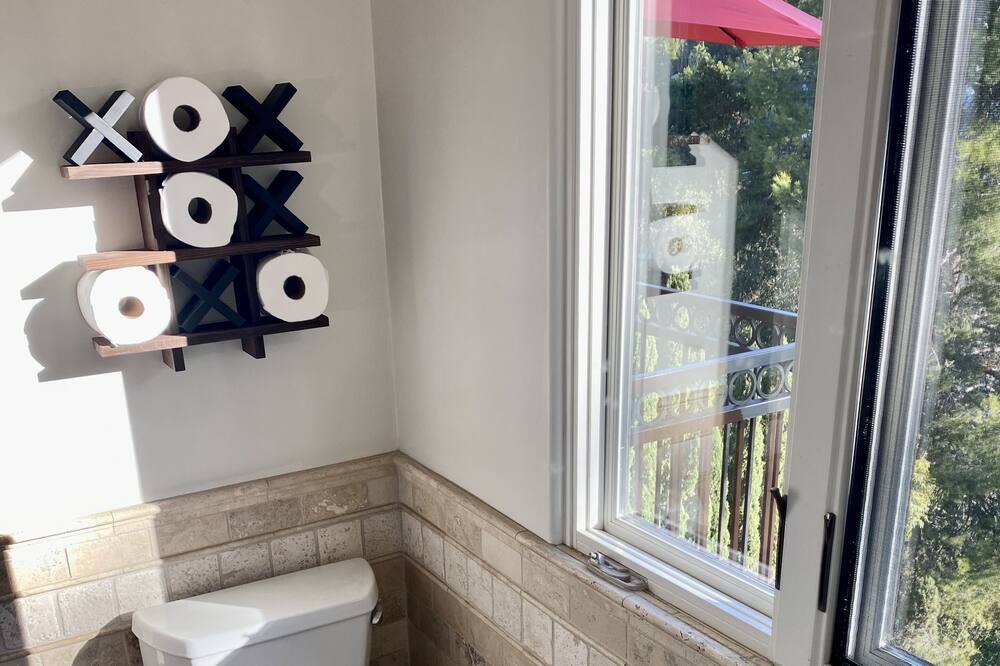 Photo of Bathroom in Beachwood Canyon