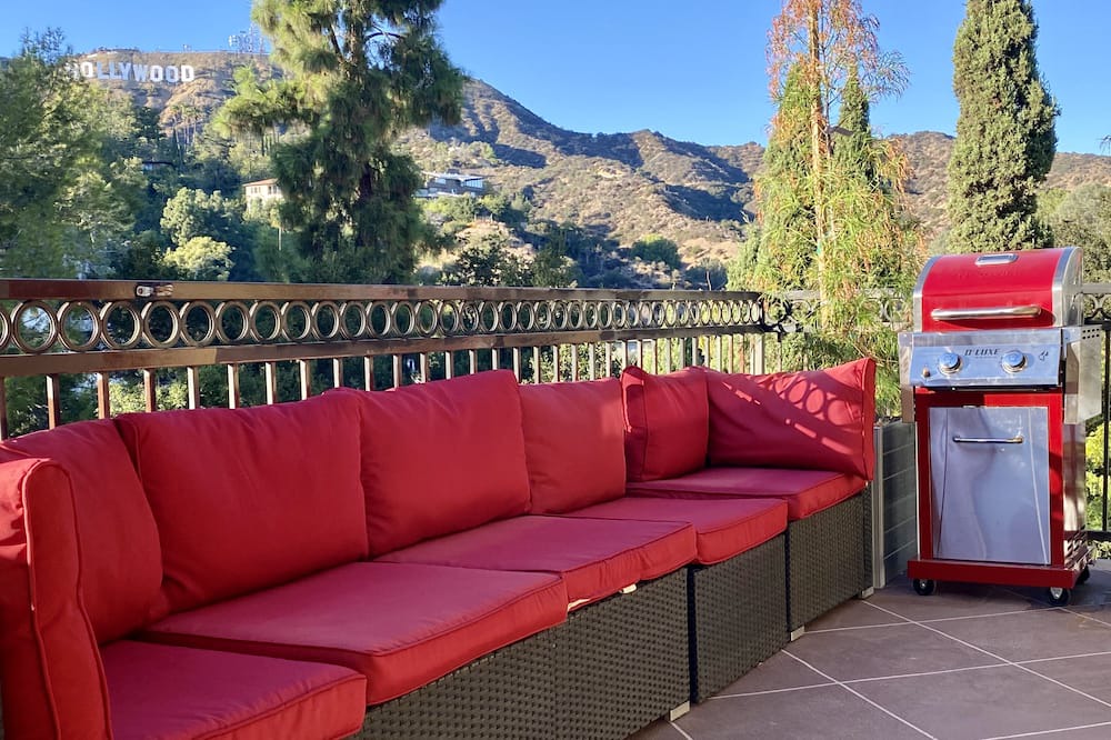 Photo of Patio Balcony in Beachwood Canyon