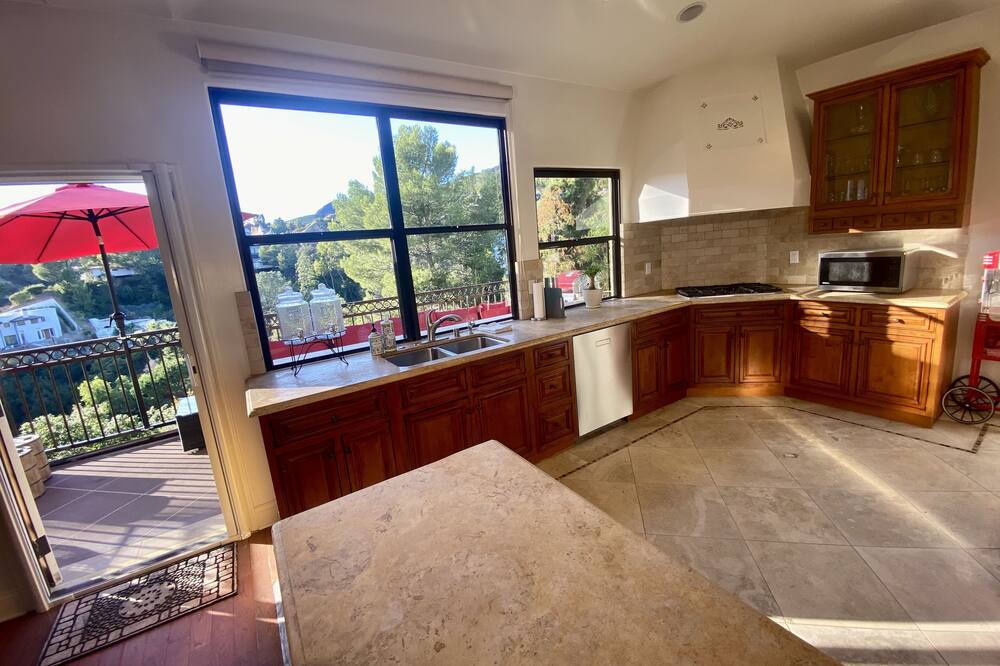 Photo of Kitchen in Beachwood Canyon