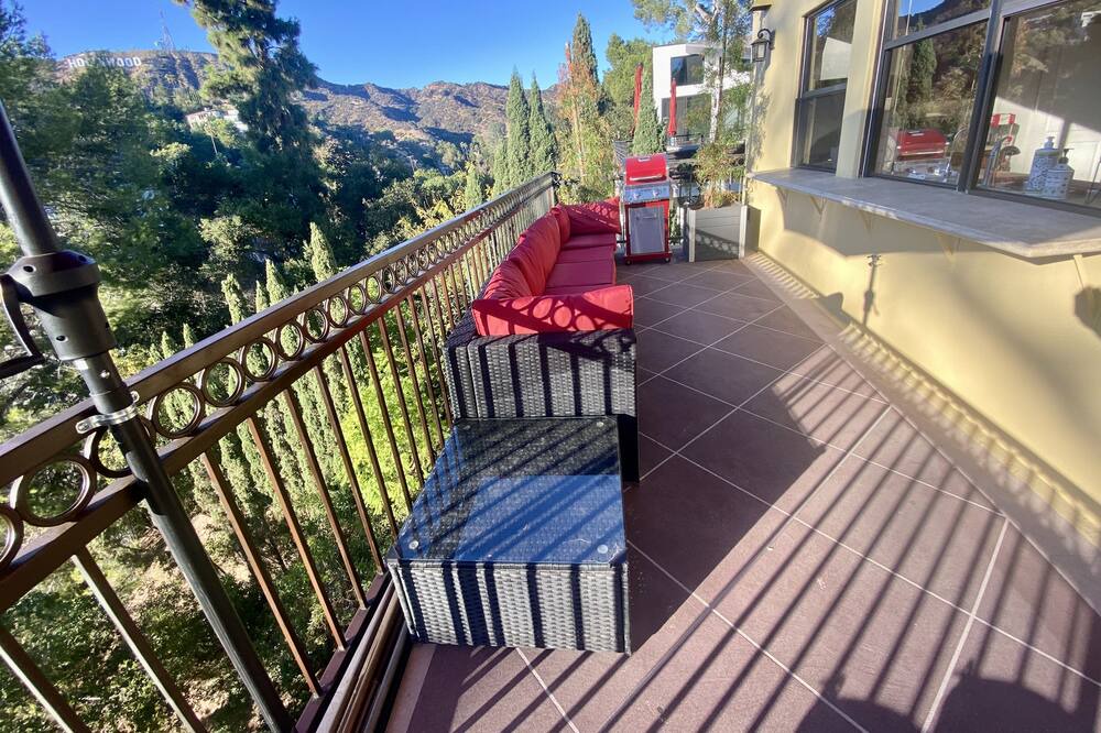 Photo of Patio Balcony in Beachwood Canyon