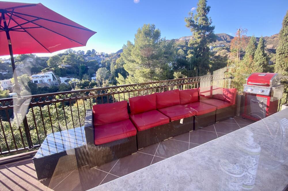 Photo of Patio Balcony in Beachwood Canyon