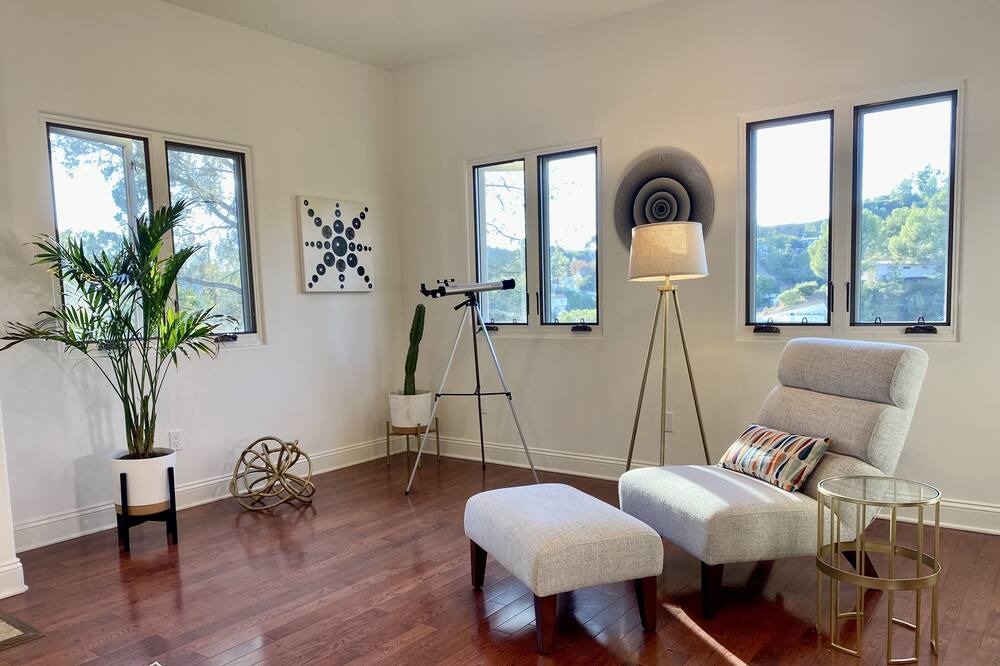Photo of Others in Beachwood Canyon