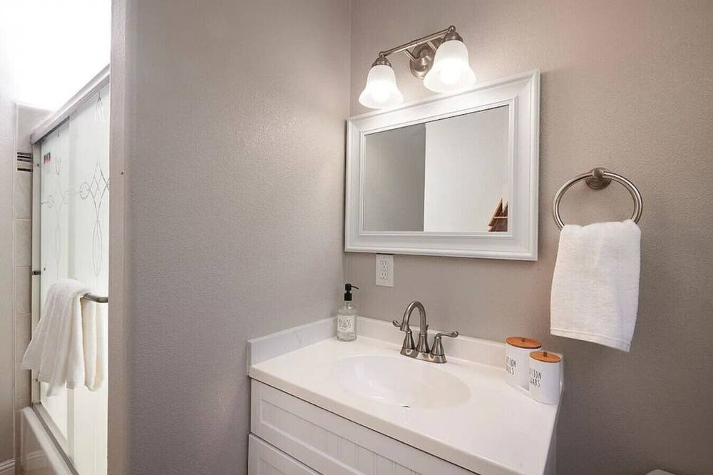 Photo of Bathroom in Tower District