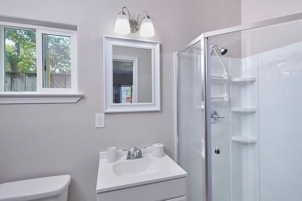 Photo of Bathroom in Tower District