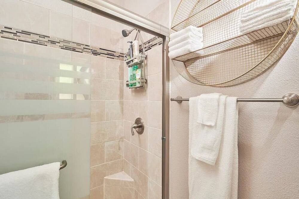Photo of Bathroom in Tower District