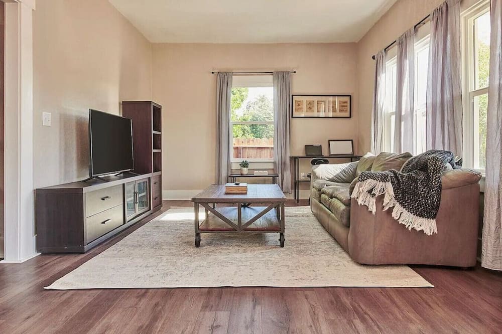 Photo of Bedroom in Tower District