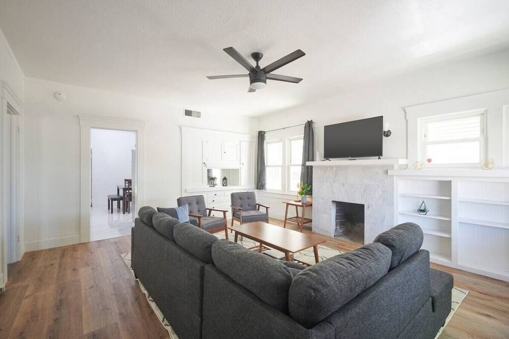 Photo of Bedroom in Tower District