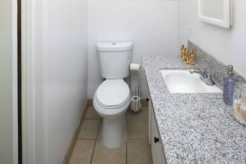 Photo of Bathroom in Tower District