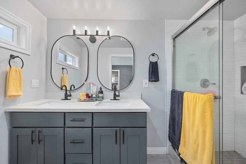 Photo of Bathroom in Northwest Anaheim
