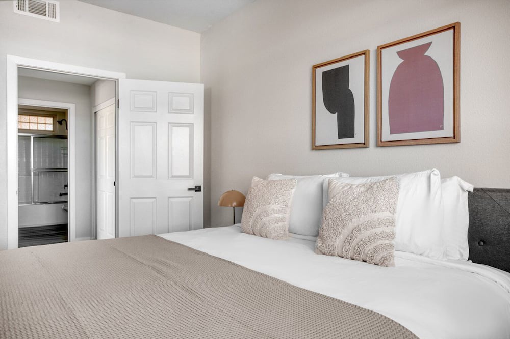 Photo of Bedroom in Mar Vista