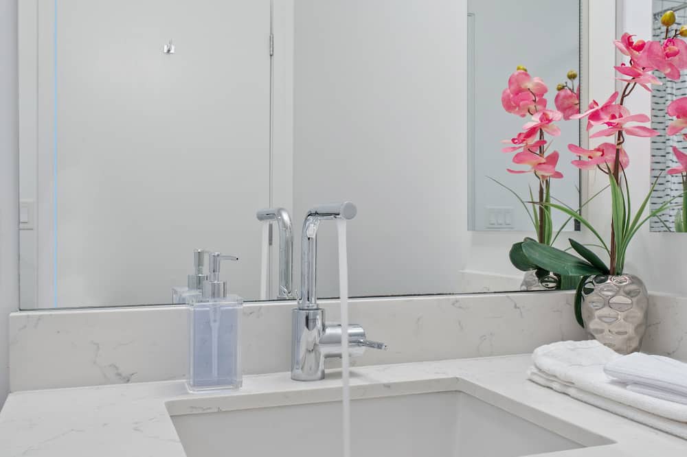 Photo of Bathroom in Los Angeles