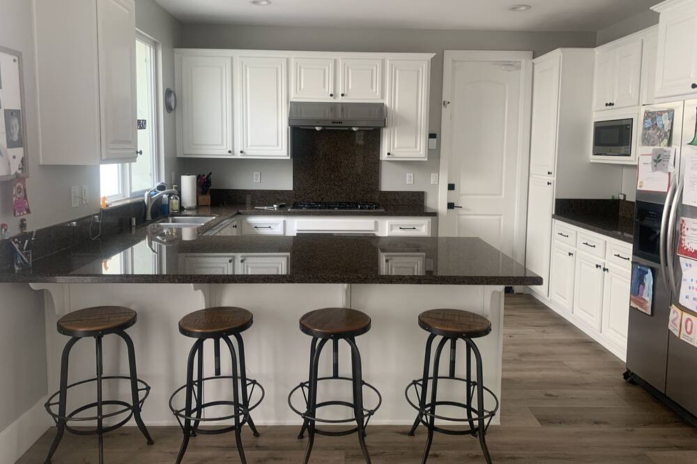 Photo of Kitchen in East Side Costa Mesa