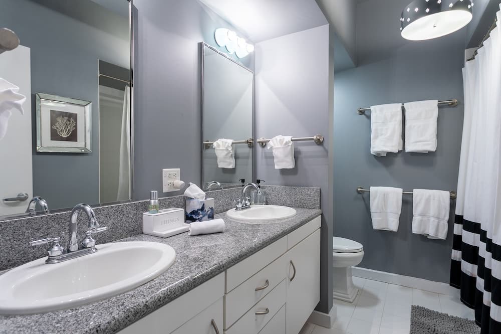 Photo of Bathroom in The Villas