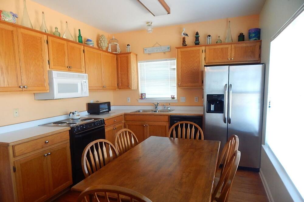 Photo of Kitchen in Silver Cay