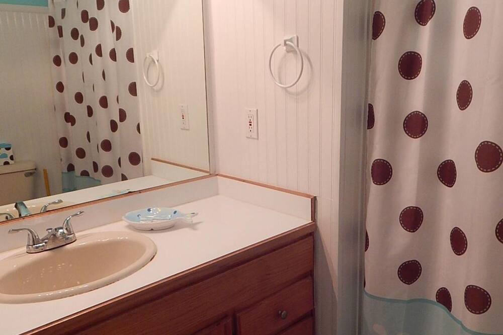 Photo of Bathroom in Silver Cay