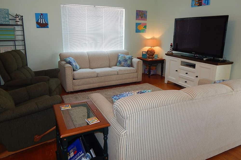 Photo of Livingroom in Silver Cay