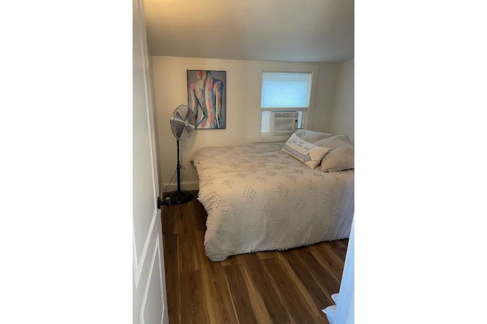 Photo of Bedroom in Town of Richmond