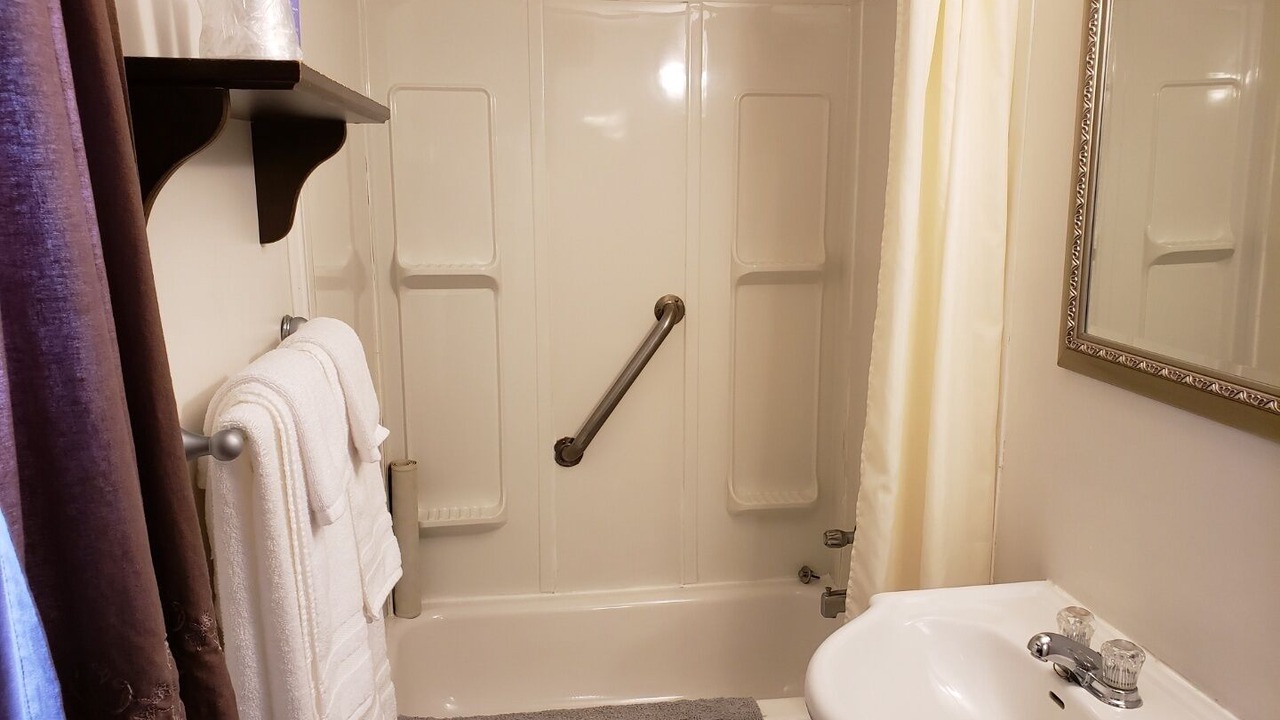Photo of Bathroom in Saint David