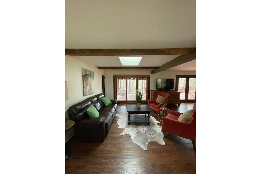 Photo of Livingroom in Town of Tuxedo