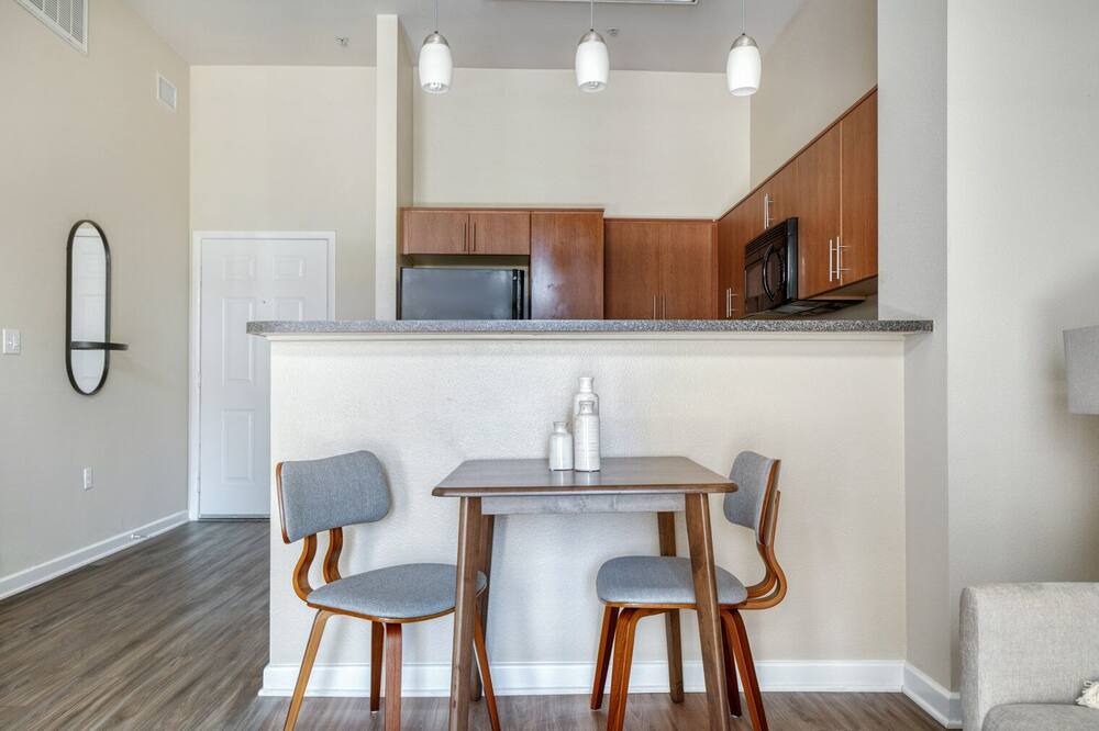 Photo of Kitchen in Warner Center