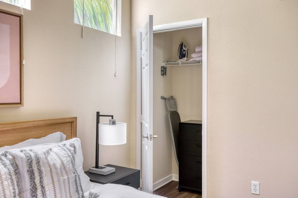 Photo of Bedroom in Warner Center