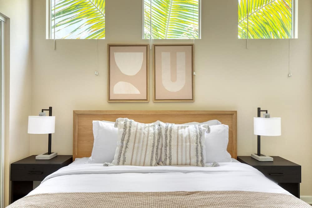 Photo of Bedroom in Warner Center