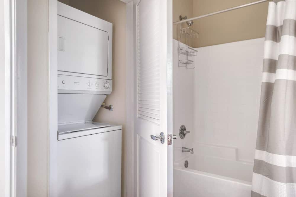 Photo of Bathroom in Warner Center
