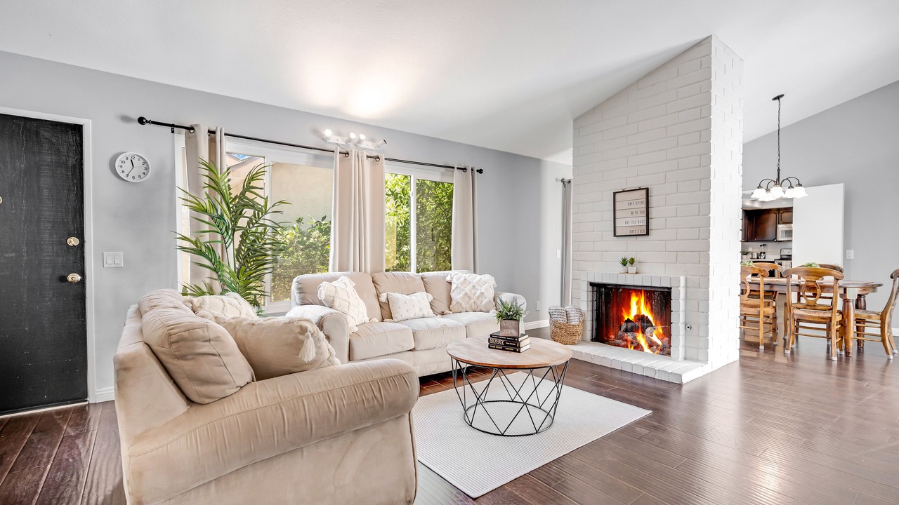Photo of Livingroom in Tustin