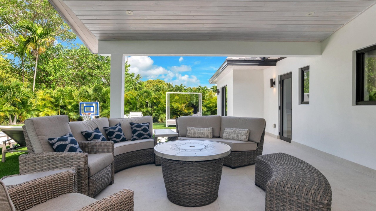 Photo of Patio Balcony in Biscayne Park