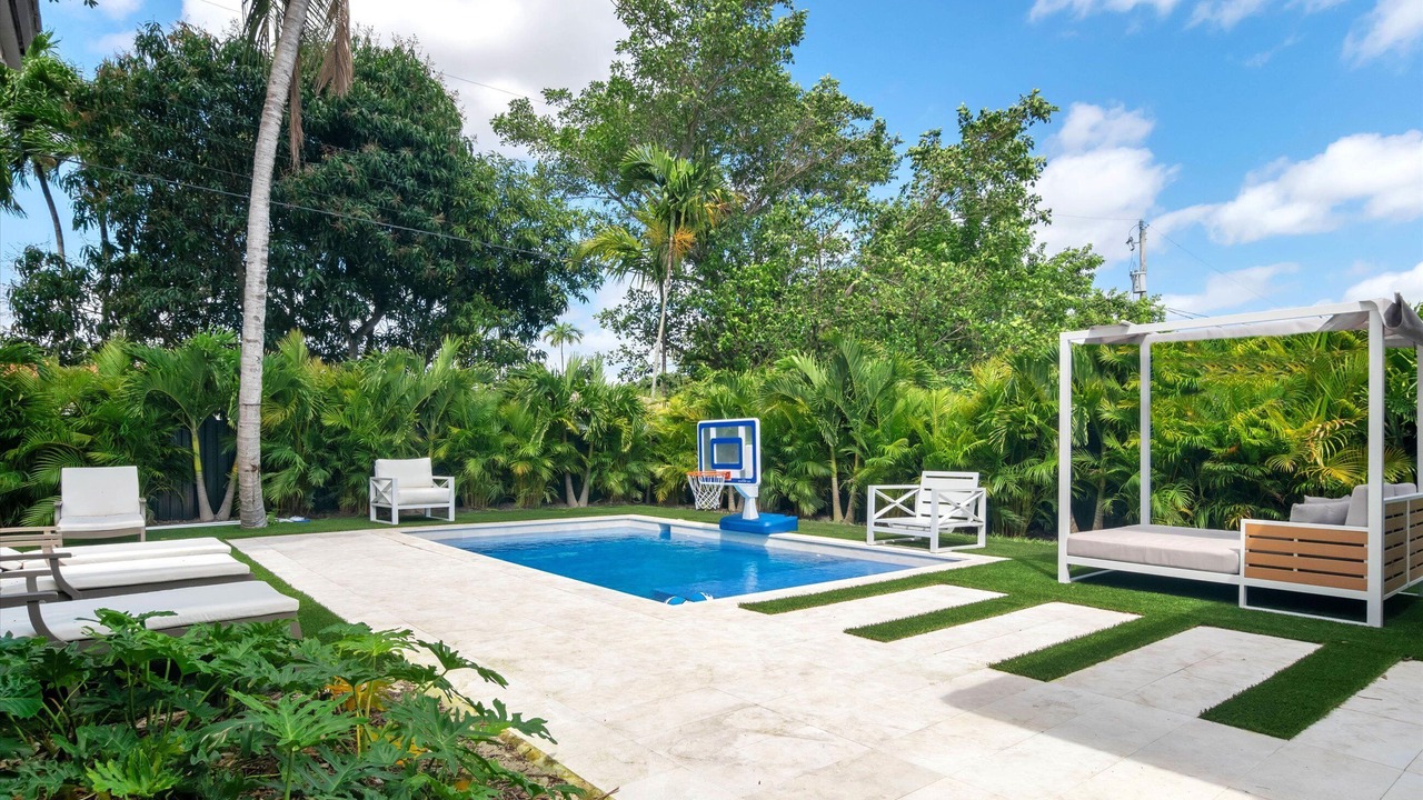 Photo of Outdoor in Biscayne Park