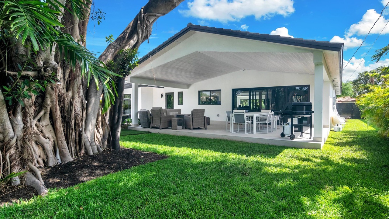 Photo of Outdoor in Biscayne Park