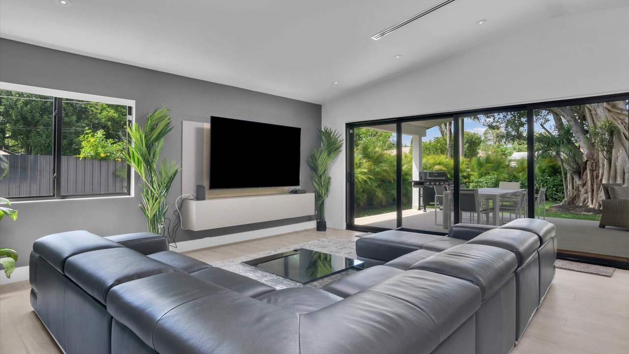 Photo of Livingroom in Biscayne Park