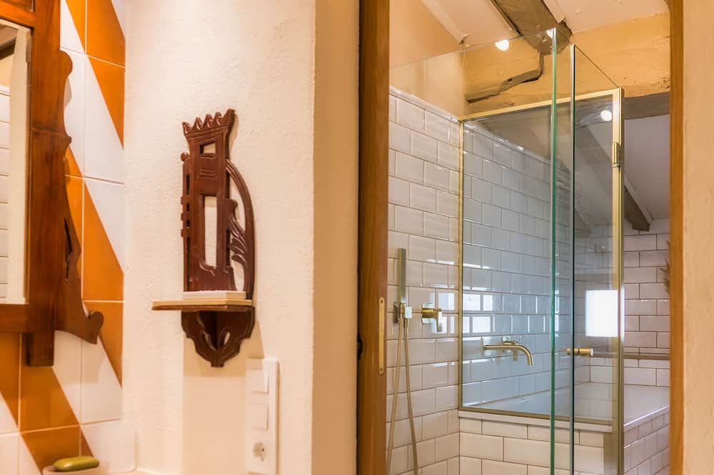 Photo of Bathroom in Besalu