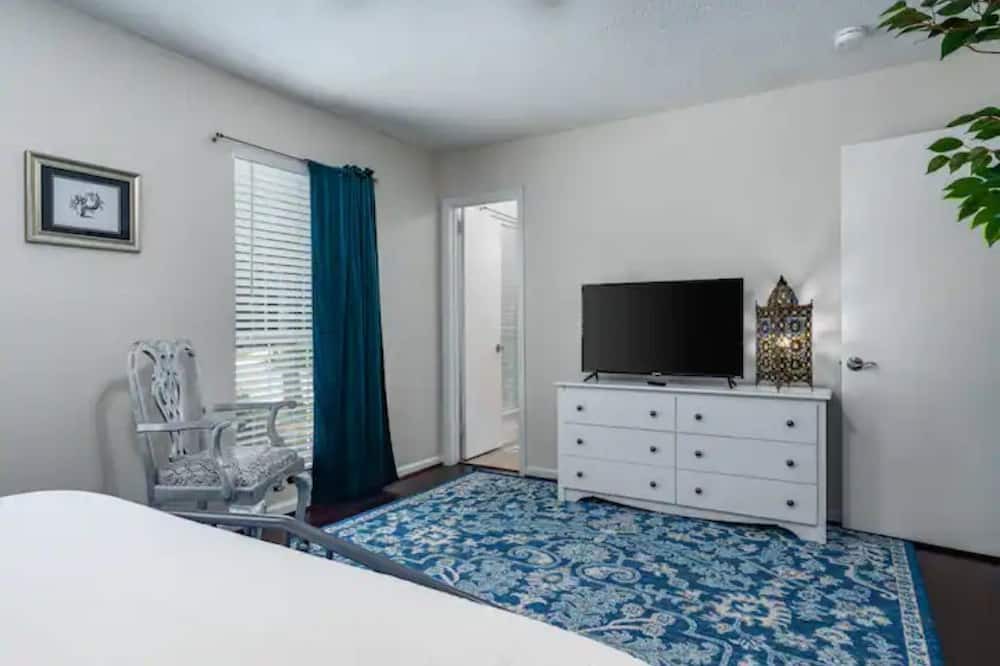 Photo of Bedroom in Alabaster