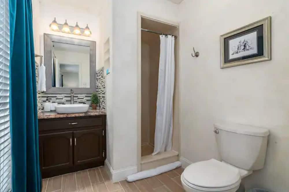 Photo of Bathroom in Alabaster